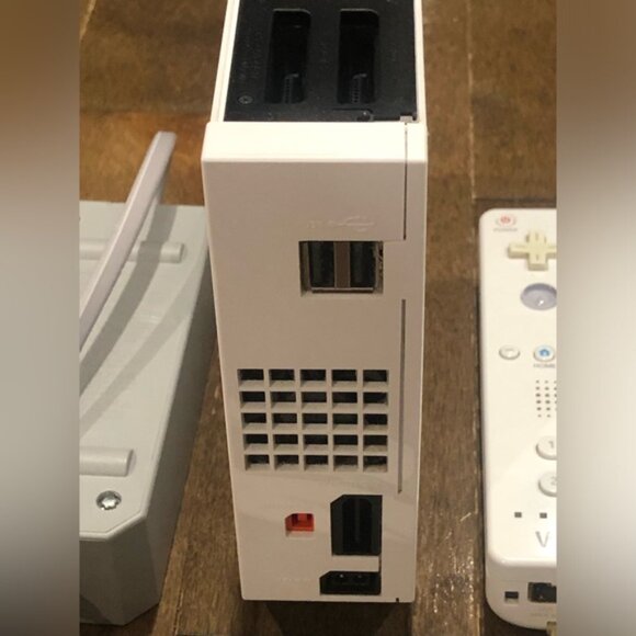 Nintendo Wii RVL-001 Gamecube Comp. w/Monster TRUX Arenas (W4)(B) - Picture 8 of 8